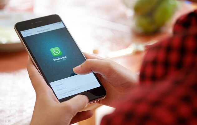 Per eseguire il backup dei messaggi Whatsapp tramite e-mail