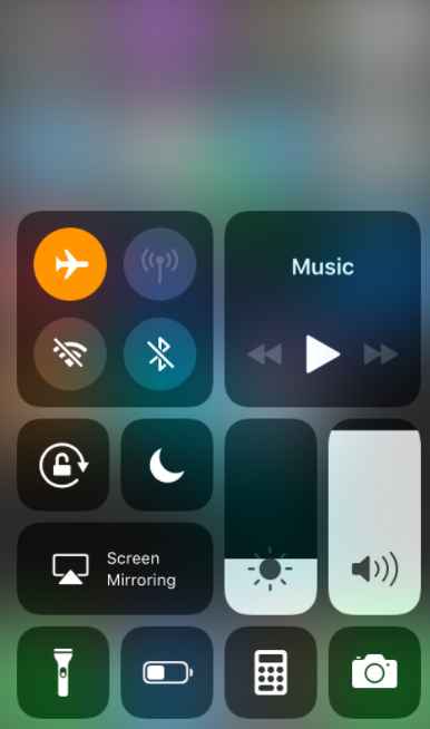 Attiva la modalità aereo per nascondere la posizione su iPhone