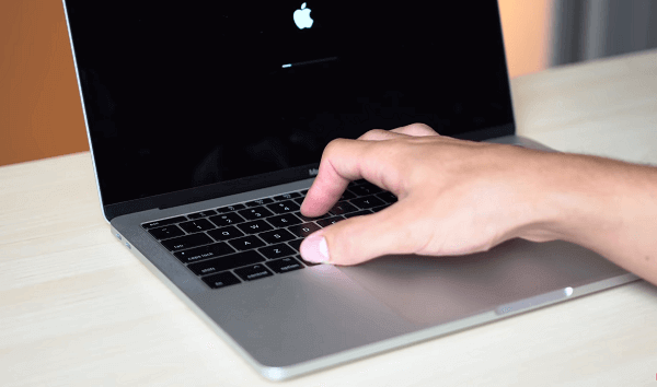 Schermata nera Macbook Pro a correzione rapida